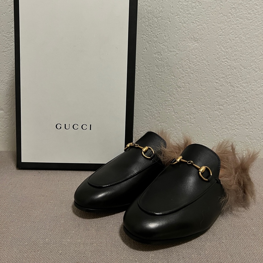 Brand new Gucci leather mule with fur size 36